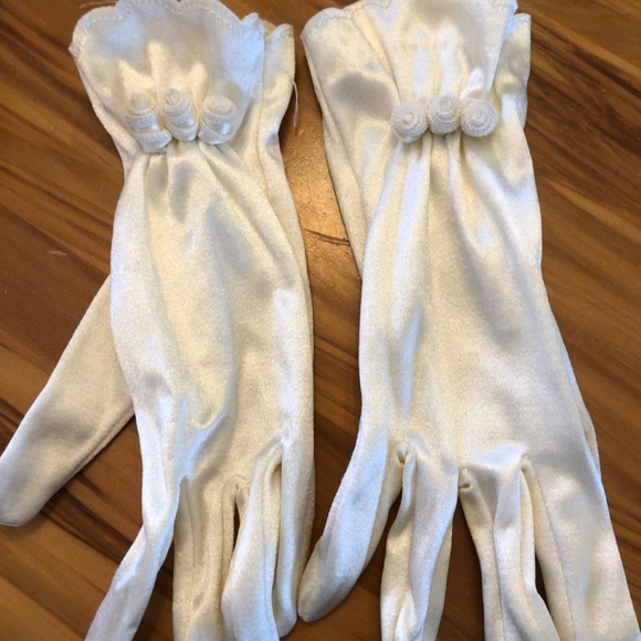 Wedding dress - Picture 15 of 16